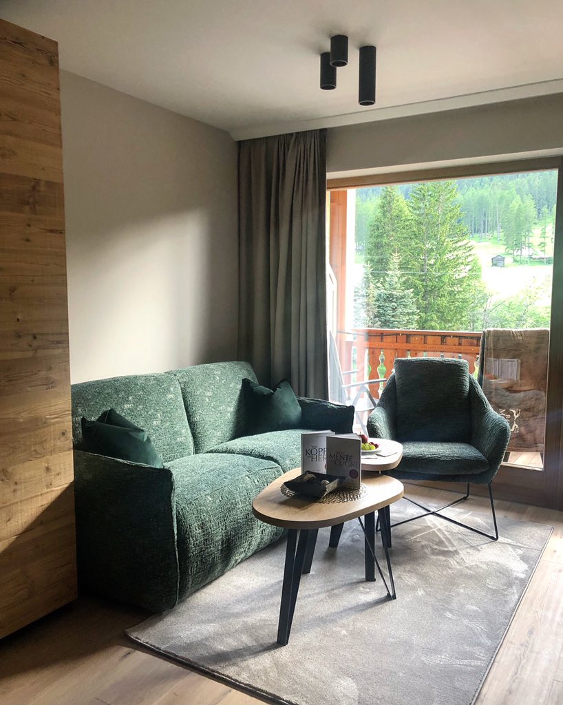 TalaricoSabrina's tweet photo. L’hotel #badmoos é perfetto per le escursioni in Val Fiscalina e nelle #Dolomiti di Sesto, a scoperta di sentieri, torrenti, baite e prati.
@3zinneninfo @IDM_suedtirol @valpusteria https://t.co/ZYDWr8scrj