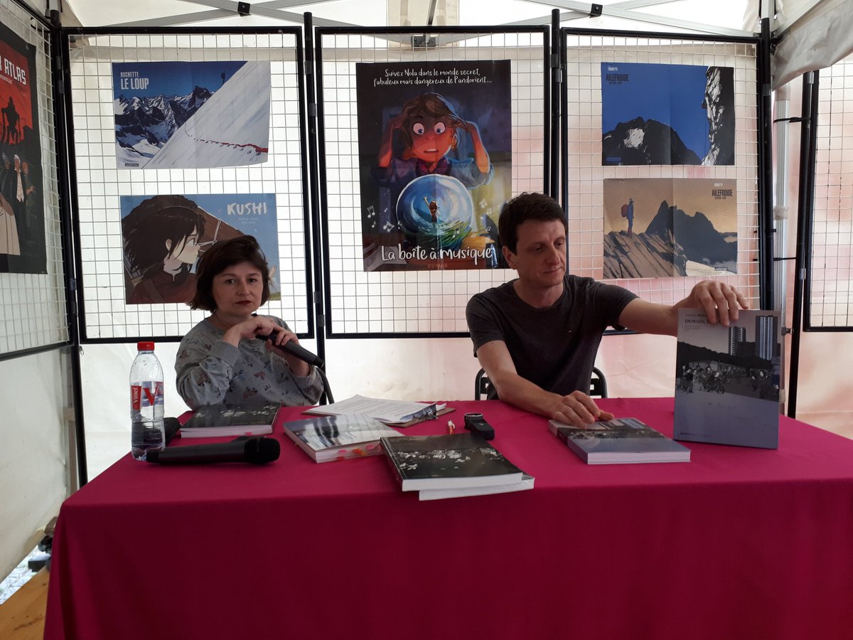 Ch_Hennion's tweet photo. Avec "Demain, Demain", Laurent Maffre transmet en #BD l'histoire attachante d'une communauté et d'un territoire. Sa présentation #motslibres a permis de mieux comprendre sa démarche créative et de porter un autre regard sur @ParisLaDefense https://t.co/kVc3NBZVVu
