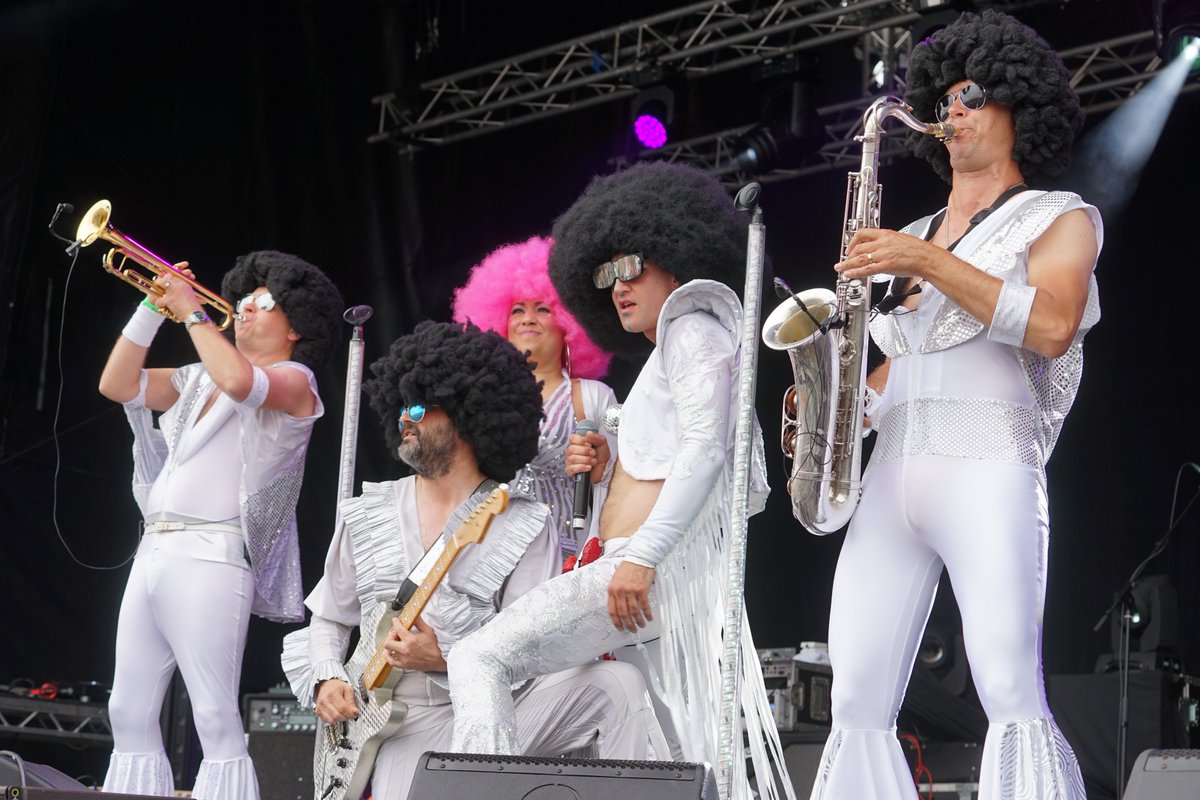 mart_arts's tweet photo. Bags packed off to The Cambridge Club Festival with my friends Uncle Funk &amp; The Boogie Wonderband here's a few from last year at TCCF #unclefunk #unclefunkandtheboogiewonderband #thecambridgeclub #funk #soul #party https://t.co/Q6oAbZih3d