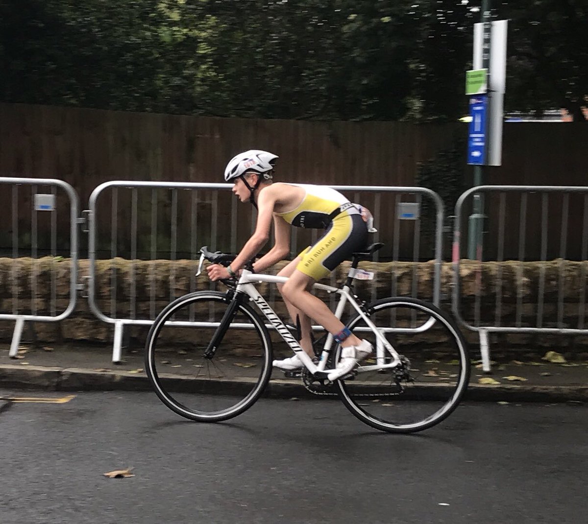 estherpauley's tweet photo. Tough race at @WorldTriNotts yesterday. A fall coming out of T1 left @Dom_Pauley_Tri alone on the bike in the wind and the rain. Thankfully no lasting damage to Dom (or the bike 😁). Amazing atmosphere watching the elites race - a wet, windy cold day but great fun @Zone3official https://t.co/vRMCRL6xV8