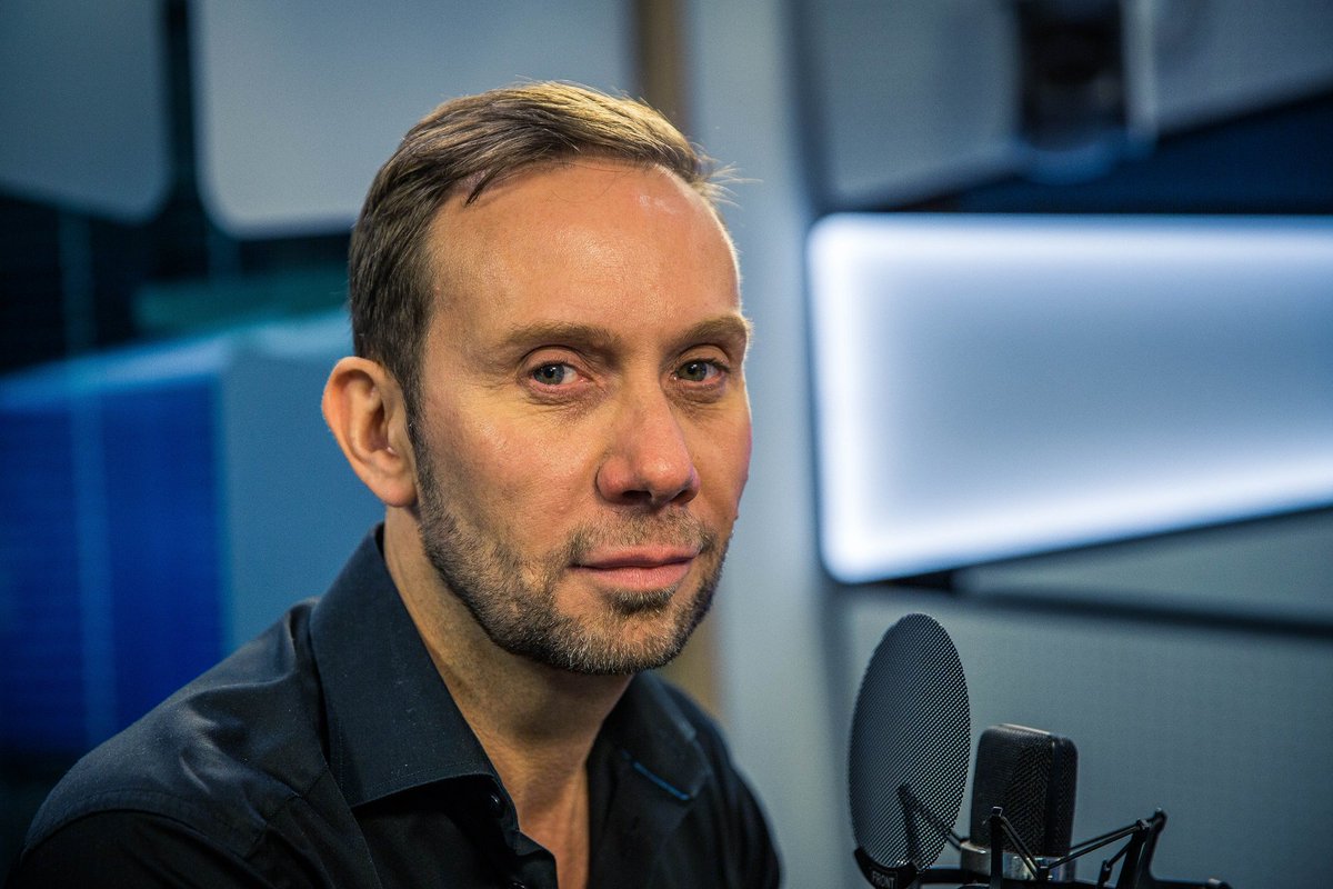 "Ik heb een probleem met de overdaad aan coaches in Vlaanderen. Lifestylecoaches, opruimcoaches, ontdekjezelfcoaches, diabetescoaches.... Voor mij zijn veel van die coaches niet meer dan psychologische kwakzalvers." - professor @GuyTsjoen #radio1touché <a href="/FriedlLesage/">Friedl' Lesage</a>