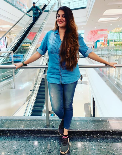 FootlooseTribe's tweet photo. Casual day!!! Some fun time with my cousins!! Click on picture to get brand details!! .
.
.
.
.
.
.
.
#FootlooseTribe #travelingram_click #MaxFashionIndia #shweetista #travelroutine #Mumbai #CasualClicks #Flauntitup #Glamssup https://t.co/Tue5qERPsl