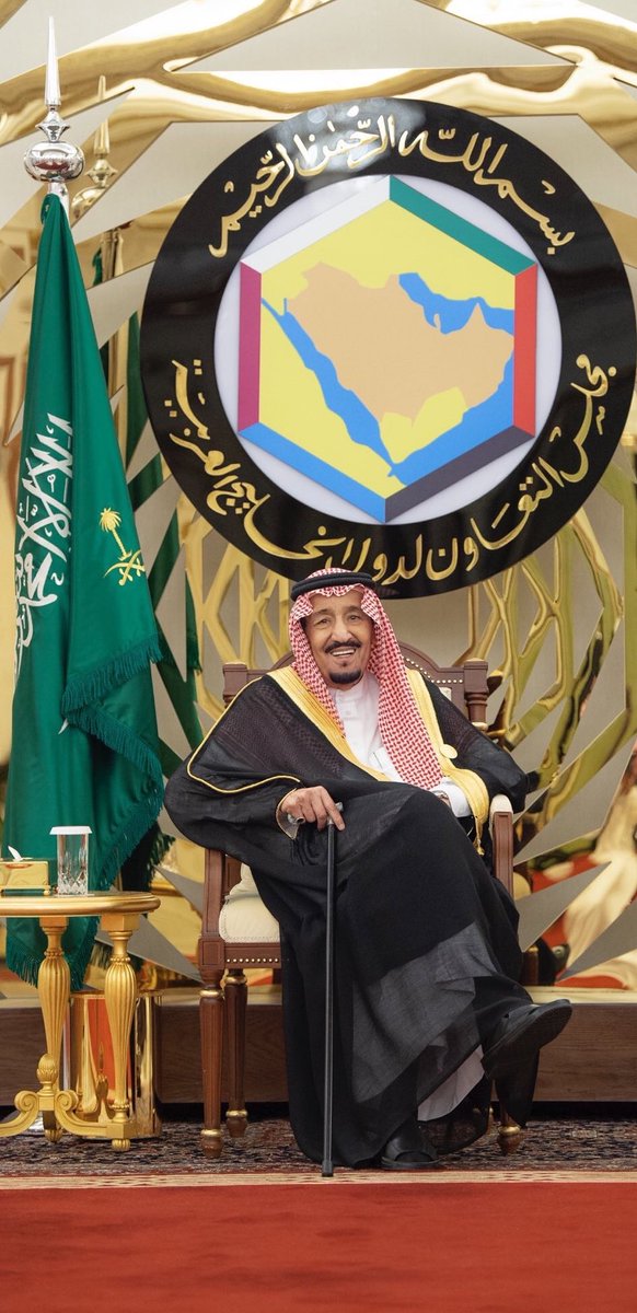 ma88rm's tweet photo. في عز الأزمة يقلب الدنيا سرور
ولو دارت الفتنة  .. تثبّتها عصاه 🇸🇦
 #خادم_الحرمين_الشريفين https://t.co/rEEnWaRWlt
