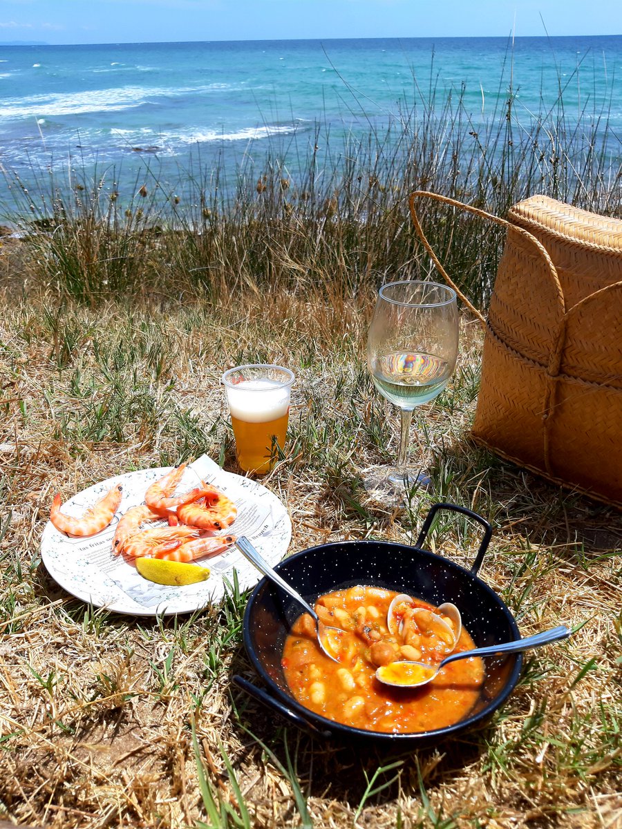 AzulCanosdeMeca's tweet photo. Para qué tanta polémica con Madrid Central, sí al final el verano lo váis a pasar en Cádiz 😉? Y lo sabes! #CañosdeMeca #Cádiz #Cadizfornia https://t.co/m2WAJ9Gxwx