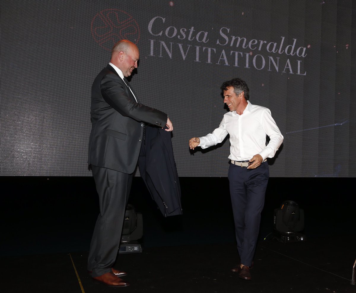 CSInvitational's tweet image. The blue jacket suits your Gianfranco!

Presented by our golf host @thomasbjorngolf 🙌 

@BrooksBrothers @seaesnow 
@caladivolpe_htl 

#CSI2019 #costasmeralda