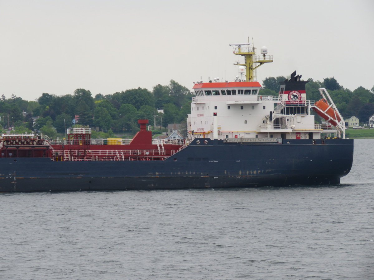PrescottAnchor's tweet photo. 15 June 2019 down #StLawrenceSeaway at Prescott ON. 16h29 Algonova, oil/chemical tanker flagged Canada for Montreal, QC. #Algonova #Algomaships #Seaway60 https://t.co/IBhGXRgntV