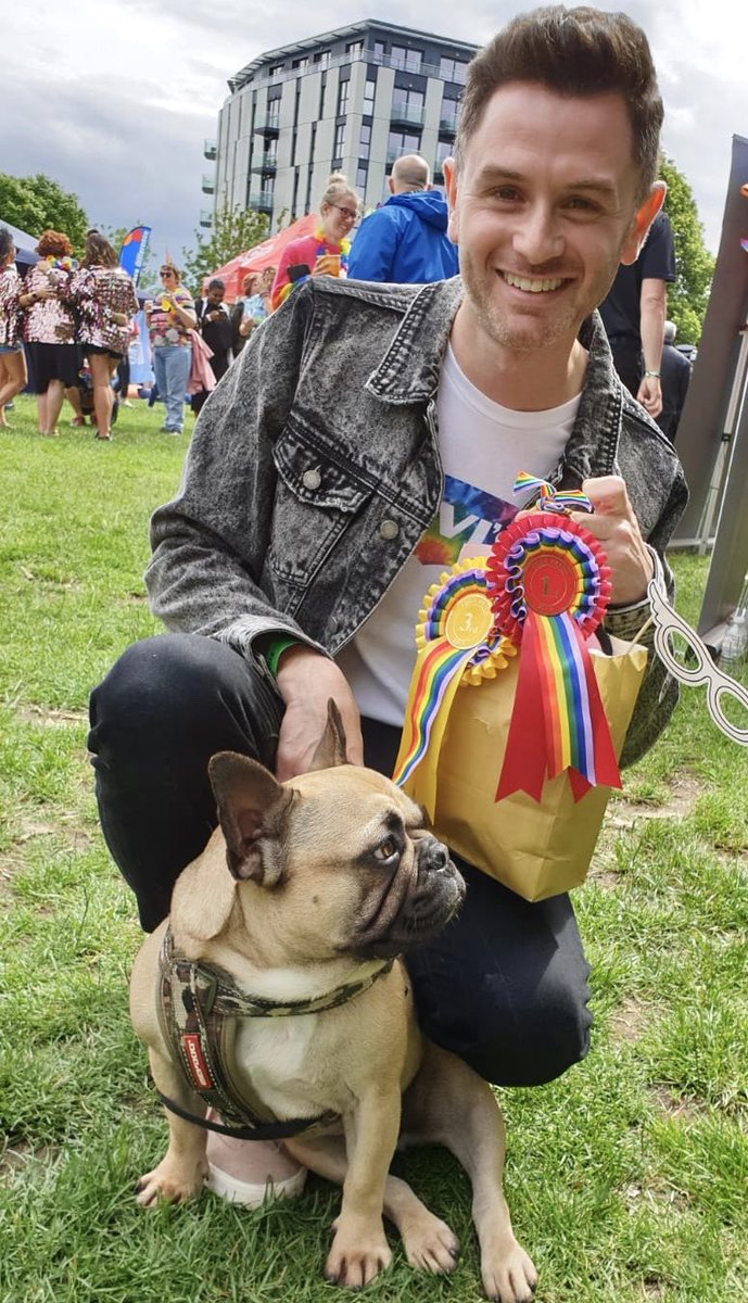 Proud #FathersDay moment - Oscar won 1st place in the ‘sit and stay’ round and 3rd place in ‘cleverest trick’ round at @EssexPride yesterday 🥰🥇🏳️‍🌈
