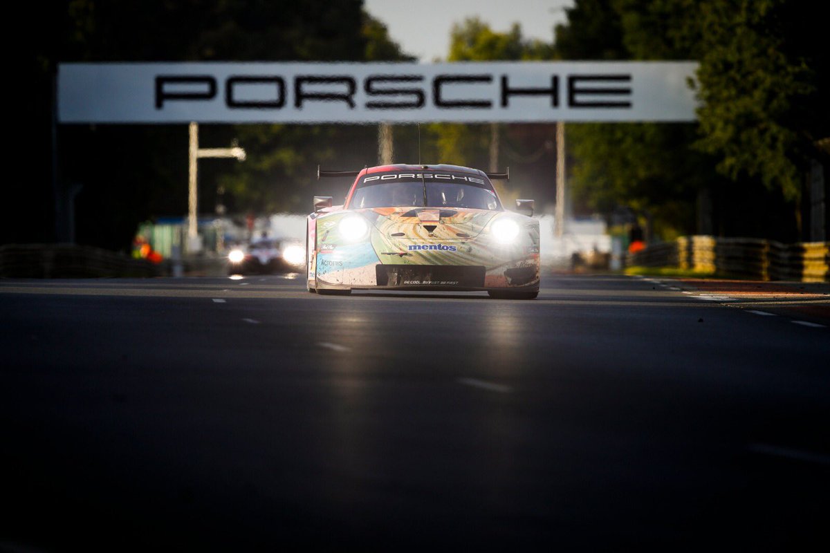 Aus_Freak's tweet image. Hour 22/24 | 24 Hours of Le Mans
#LeMans24 | #Mobil1RLM

LMGTE PRO
#Porsche #911RSR
#91 P2
#92 P12
@Manthey_Racing

#93 P3
#94 P10
@PorscheNAracing

LMGTE AM
#Porsche #911RSR
#77 P5
#78 P8
#88 P16
#99 DNS
@ProtonRacing

#56 P2
@Project1_93

#86 P10
@Gulf_Racing