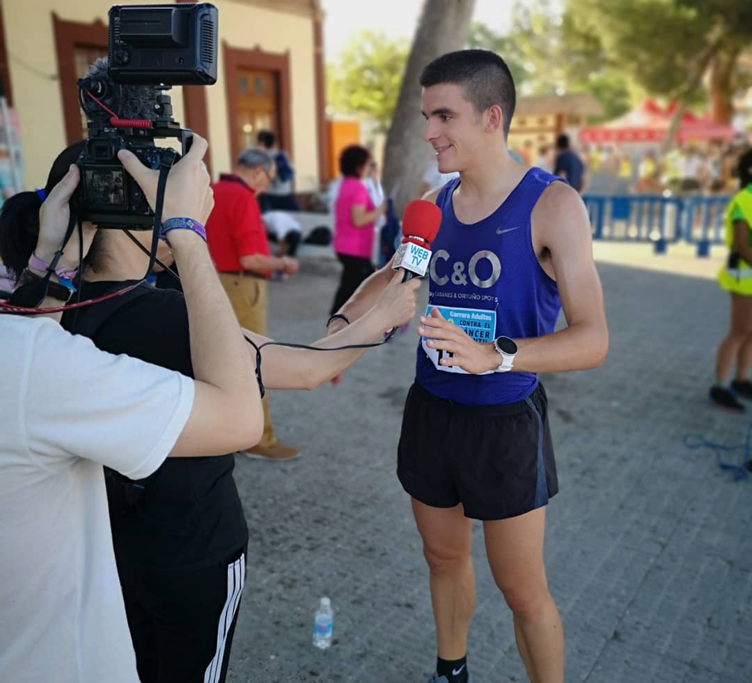 La victoria fue lo de menos, lo mejor para Alejandro fue poder correr la Carrera/Marcha Solidaria Marta la Princesa Valiente, ofrecer a sus padres el premio en su primera edición y colaborar en la investigación del cáncer infantil. 
#LaPrincesaValiente #CabanesOrtuño #VayaTela