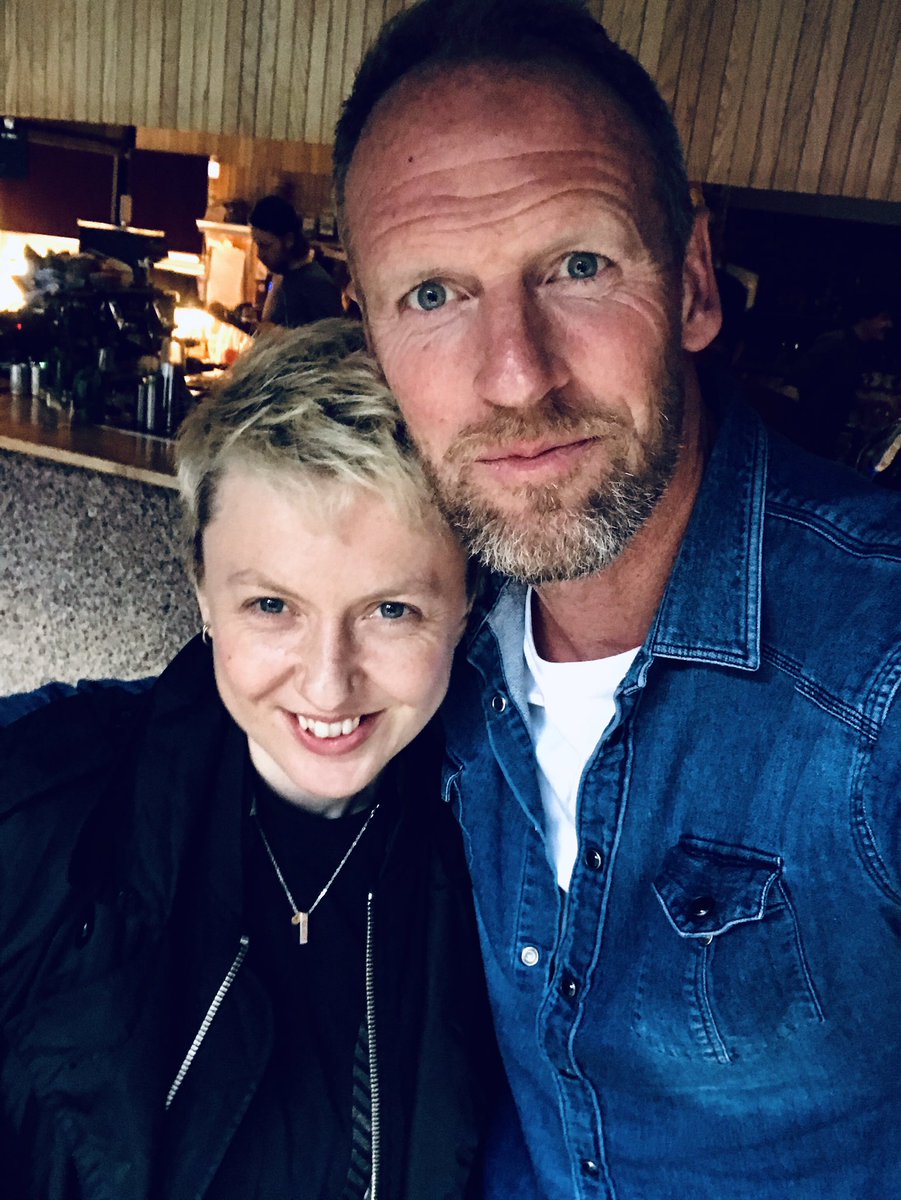thebenharlow's tweet photo. Manchester, you are bloomin’ tip top! 🤪🏏🍺🍺 #coolsis #coolcricket https://t.co/1wvtX9D0vR