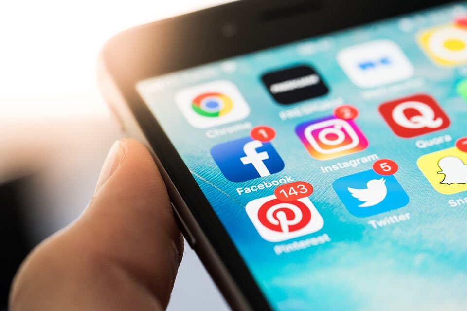 ibarnel's tweet photo. #FUsE2019

J’interviendrai pour le Groupe @AltitudeBMWMINI à l’@univpaulvalery le 24/06 sur le thème de la Sociologie du #Web !

Vous venez ?

Découvrez le programme ici
https://t.co/ITrozTEhfS https://t.co/igQVbRxnQt