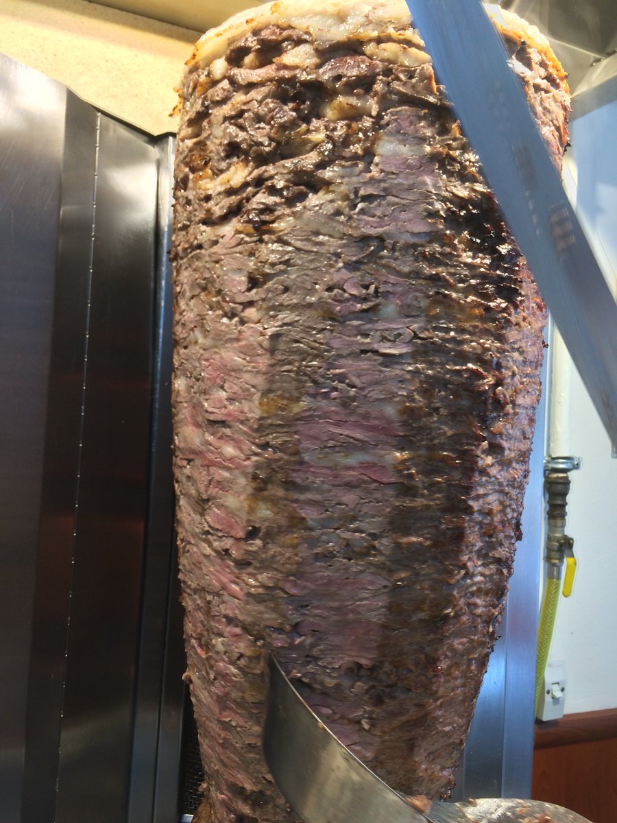 trabzondonerr's tweet photo. #istanbul #kucukcekmece #cennetmahallesi #trabzondoner #trabzondoneri #mekan #restaurant #lezzet #yummy #yemek #doner #kebap #donerkebap #etdöner #yaprakdoner #eat #eating #nefis #food #mekan #mutfak #gurme  #instagood #instafood  #trabzon #arakli #akcaabat #surmene #trabzonspor https://t.co/XpuFaWDN0Z