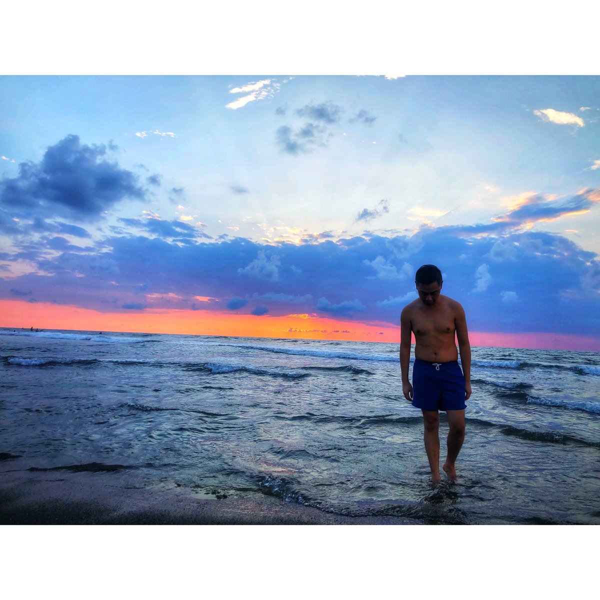 jaj0ngmyeon's tweet photo. Ride my wave. ππ
#sunset #phsunset #dadbod #hicrush https://t.co/Oihai3oB9Q