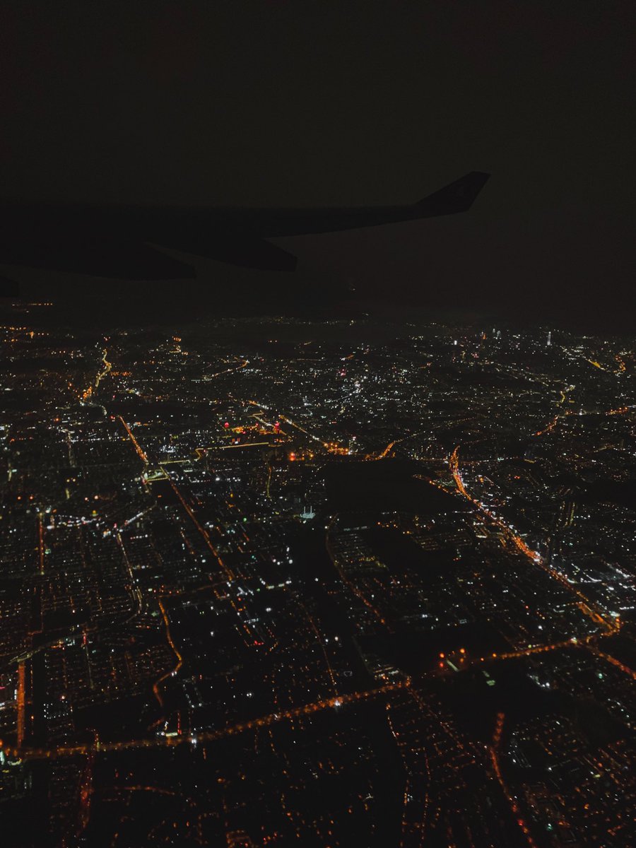 faliqfahmie's tweet image. Reasons why I always choose the window seats.
Share your favourite airplane window view shots ✈️