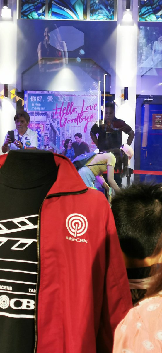 MemaRandom's tweet photo. Hello po sa poster ng Hello, Love, Goodbye. #HelloLoveGoodbyePOSTER https://t.co/KVp5HBSa0X