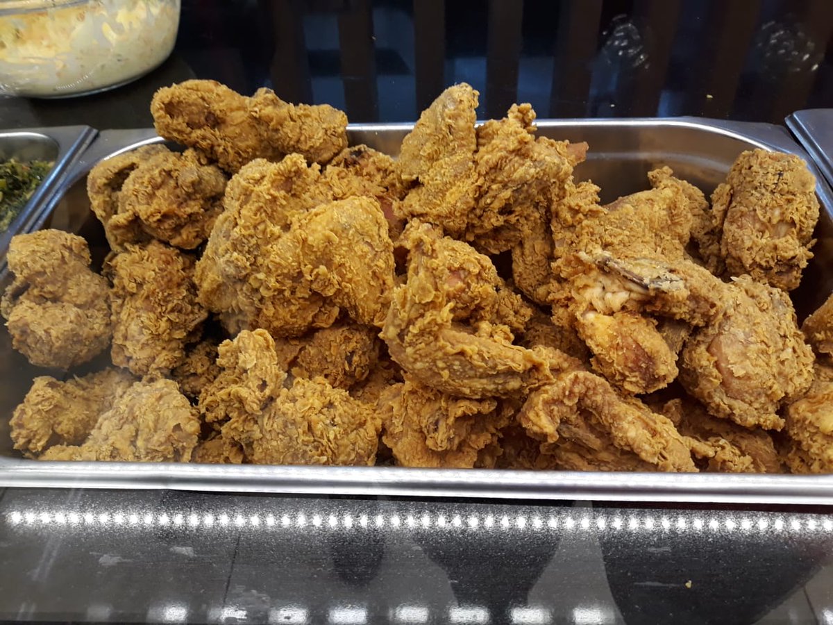 Mcmug0's tweet photo. #DeliciousToTheBone T-Mall edition. Kuku kwa wingi...
Get yourself a family pack @ Ksh. 1200
1piecer @ Ksh. 175 https://t.co/3OQAfeIc2S
