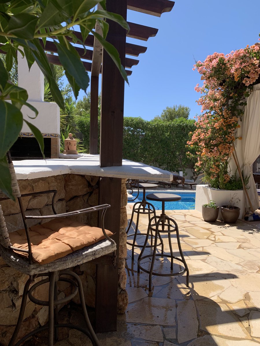 ibizahideaway's tweet photo. This pretty 3 bed in Cala Tarida is just 5 minutes from the beach⛱ #ibiza #lazypooldays #bbqdetails #andrelax #villarentals #luxuryvillasforyou #ibizahideaway.net https://t.co/fqzE8NStms