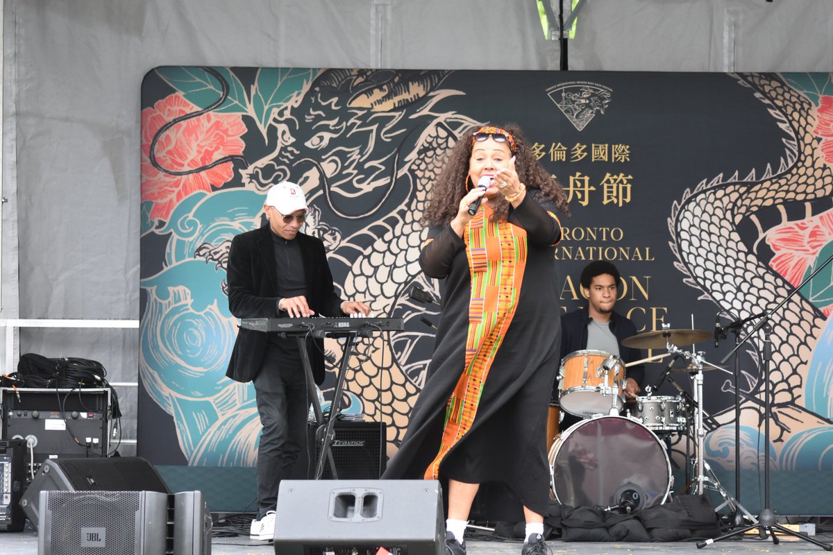 Toronto Dragon Boat (@todragonboat) on Twitter photo #Highlights FROM SATURDAY! <a href="/EddieBOfficial/">Eddie Bullen</a>, Quincy Brothers and @ms_silverjamming jamming at the festival! 🎸🎹🎤🐉
Join us today for the final #races and more entertainment 😀
#unleashyourdragon #gwn #Toronto #Race #Festival #Culture #BoatRace #DragonBoats #WaterSports #Canada #Highlights FROM SATURDAY! <a href="/EddieBOfficial/">Eddie Bullen</a>, Quincy Brothers and @ms_silverjamming jamming at the festival! 🎸🎹🎤🐉
Join us today for the final #races and more entertainment 😀
#unleashyourdragon #gwn #Toronto #Race #Festival #Culture #BoatRace #DragonBoats #WaterSports #Canada