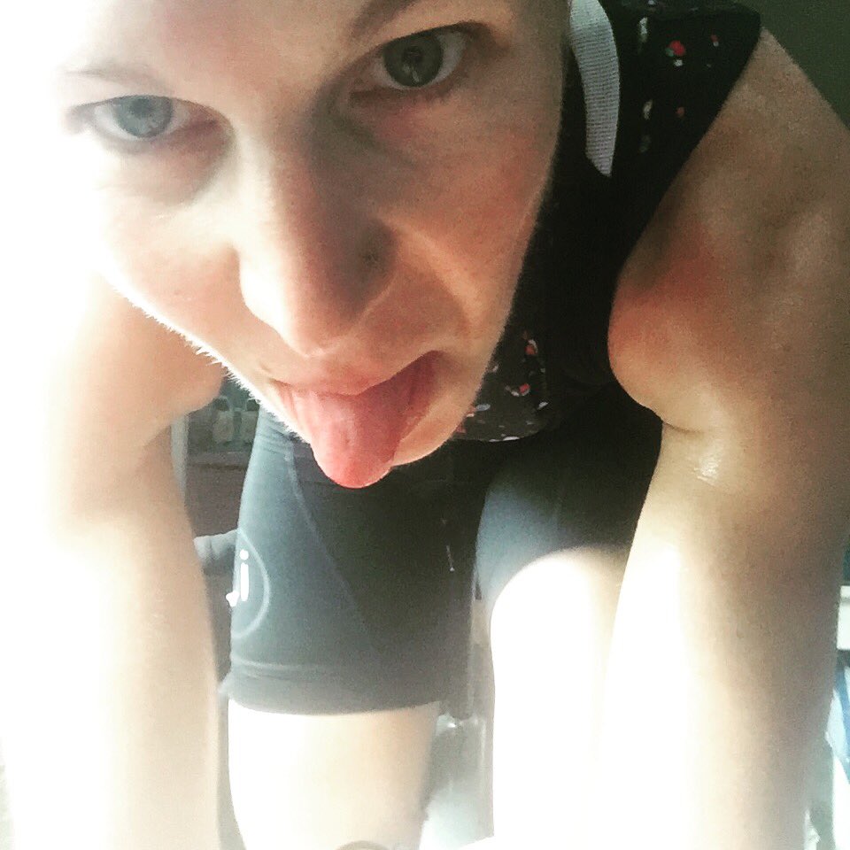 Cool down after a lovely 4hrs on the turbo. 🤪 @vitfor_training @CycleOps @iamspecialized #roadtokona #womenonbikes #justkeeppedaling