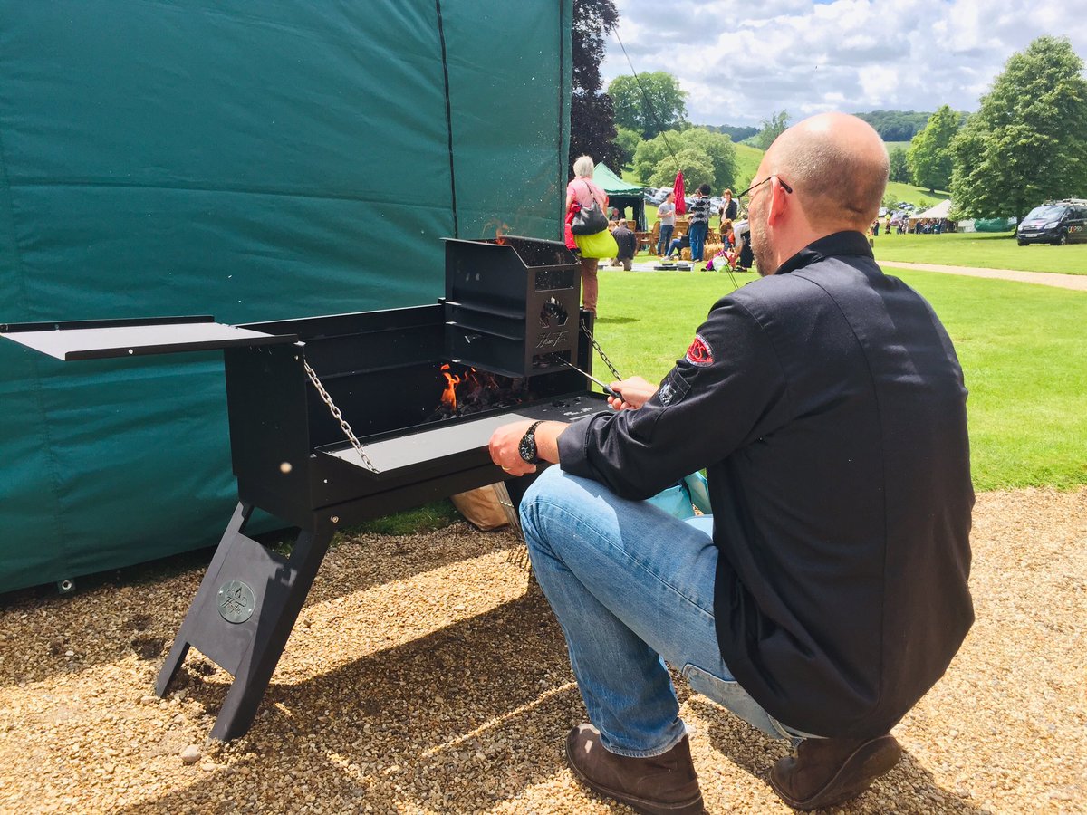 I’m on soon so firing up, getting a good bed of charcoal from the braai wood 🔥🔥 <a href="/FantasticFdFest/">Fantastic Food Festivals</a> <a href="/StonorPark/">Stonor Park and Gardens</a> #FathersDay19