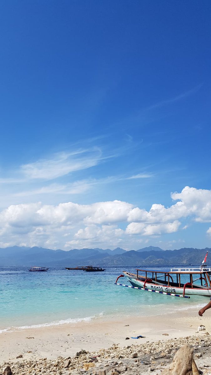 betterr_'s tweet photo. #lombok https://t.co/IJUs4tm22D