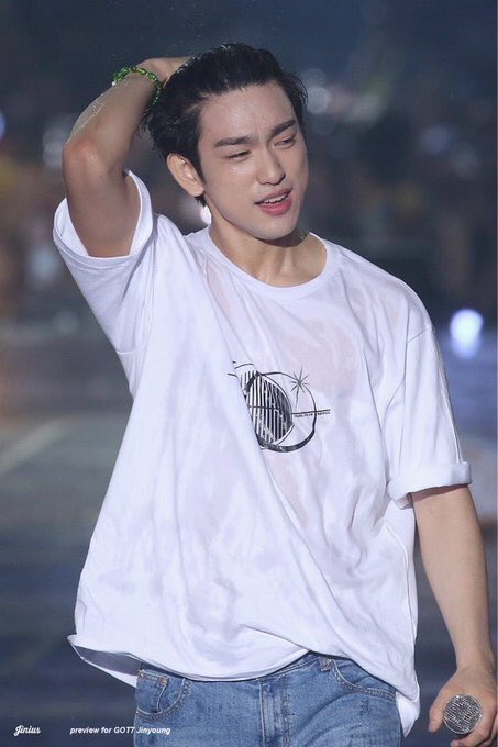 TheFreakies's tweet photo. คุมแม่จะตีหนูกี่ทีดี https://t.co/ZimQ9xbpb8