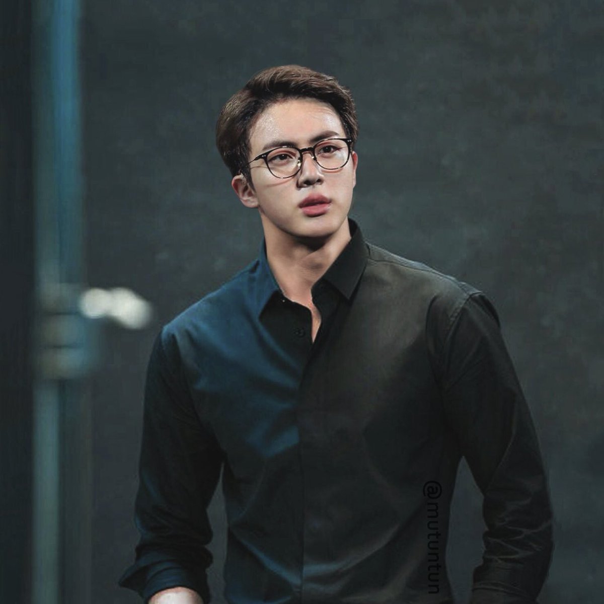 MindangShiii's tweet photo. @tccandler I nominate kim seok jin @BTS_twt for #100MostHandSomeFaces2019 https://t.co/63nt2zL2Uw