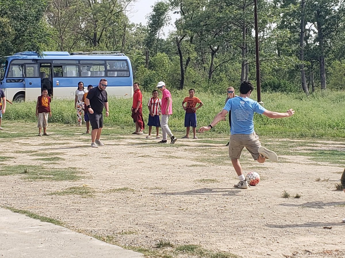 HighSchoolBISC's tweet image. Games, soccer and cutltural learning with the young monks #BISCSLNepal #NAEBeAmbitious #NAEExpeditions @BISCSouthLoop