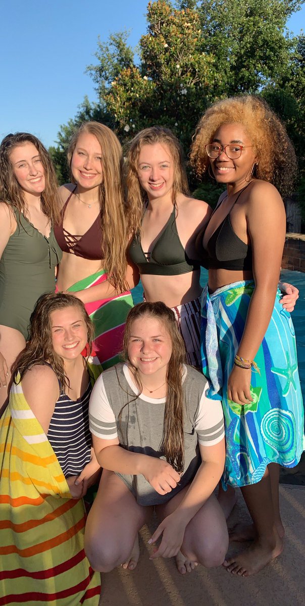 LindsieLiles's tweet photo. HAPPY BIRTHDAY TO THE JULIA MATTHEWS!!🤩💗 you are always there for me and you are such a beautiful person inside and out! Love you!!😋 https://t.co/iJahiqCazL