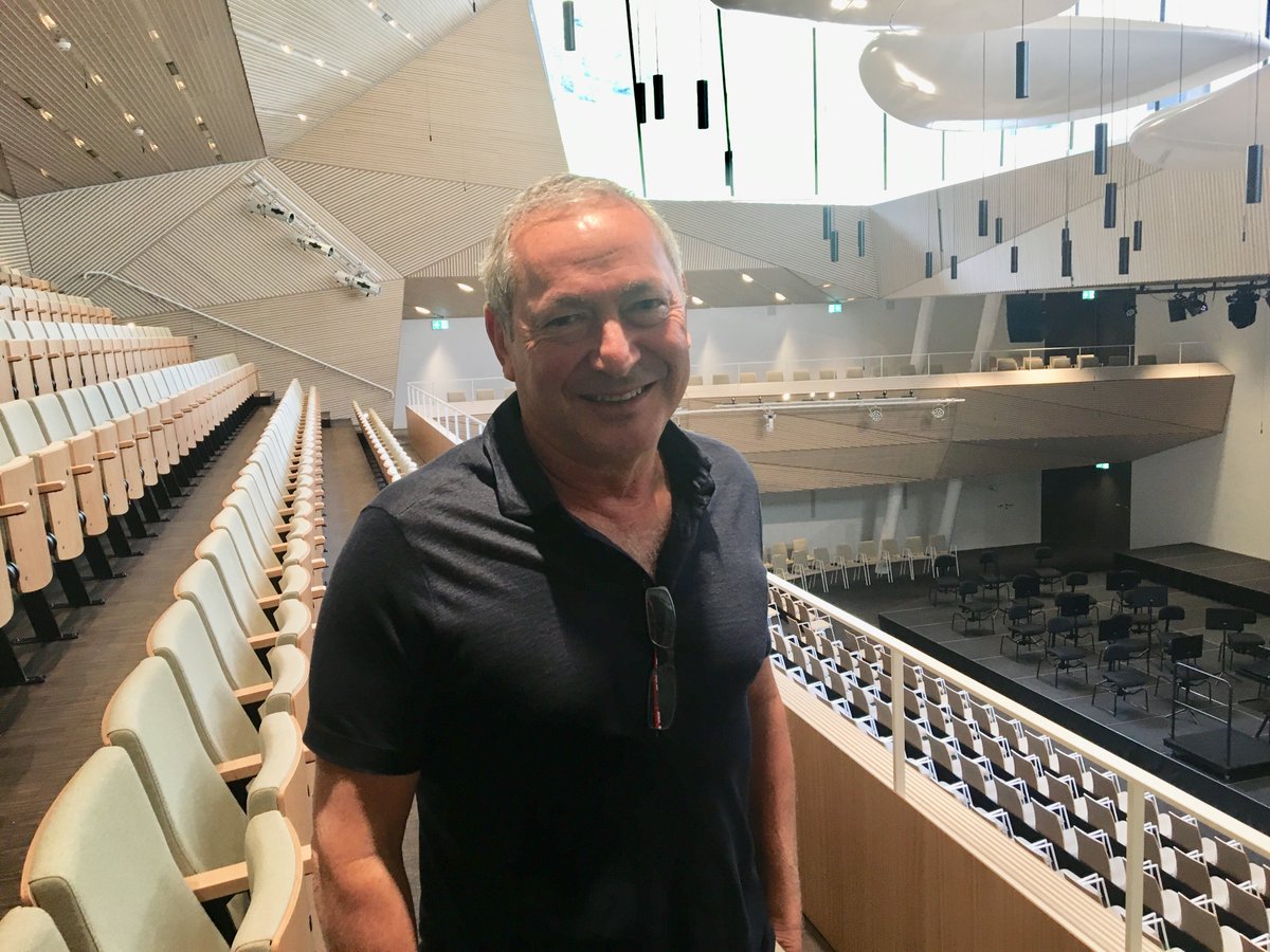 dkmaeurer's tweet image. Geht die Idee auf? Investor #Sawiris will Gäste außerhalb der Skisaison in Alpendorf #Andermatt locken und lässt Christina Seilern einen Konzertsaal für Weltklasseorchester bauen - #AndermattConcertHall eröffnet mit Berliner Philharmonikern #BerlinPhil  #StudioSeilern #Schweiz