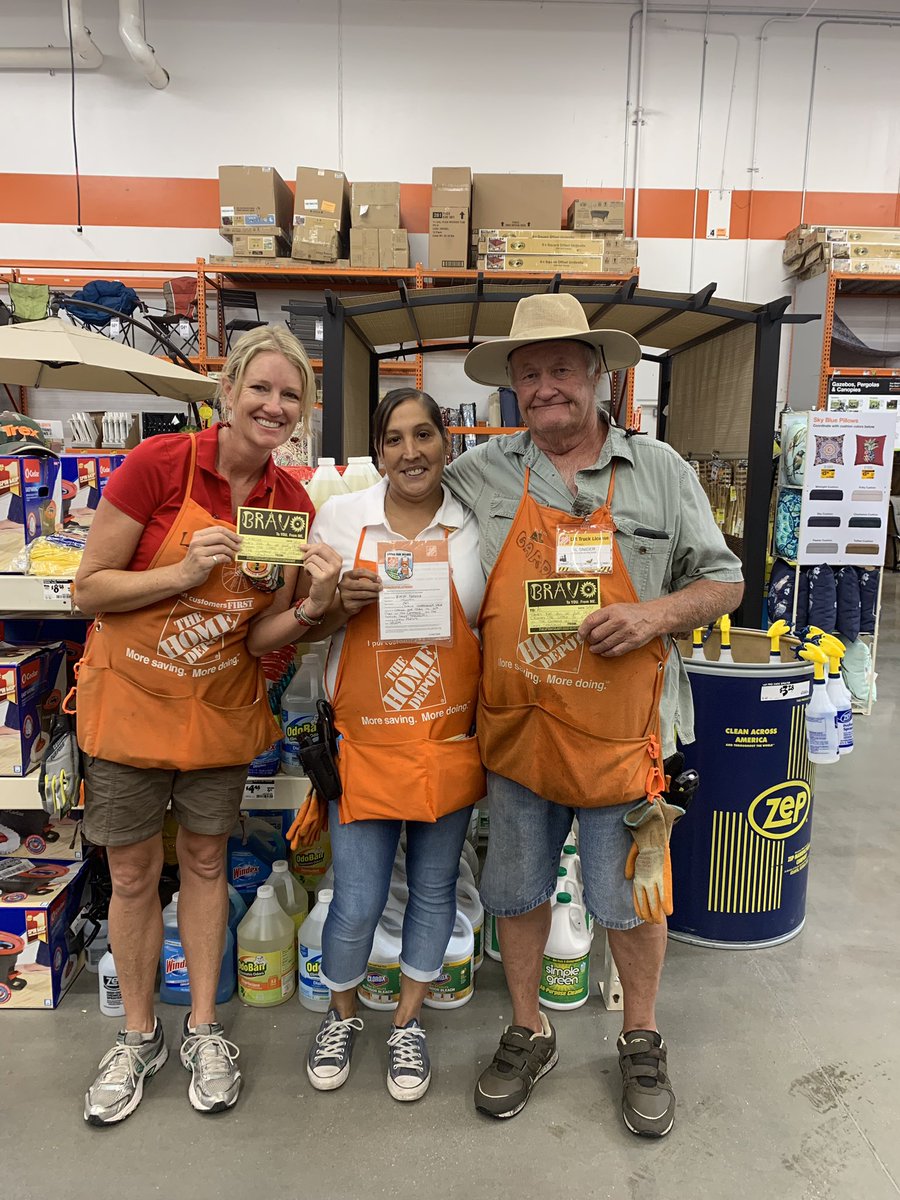 Huge shoutout to Karyn and her D28 team for coming in 1st place in the District, Region, Division, and 10th in the Company on the Spring Sales Showdown! Great job on driving the event! #Dynamicd18 #crushingsales #LHC0403