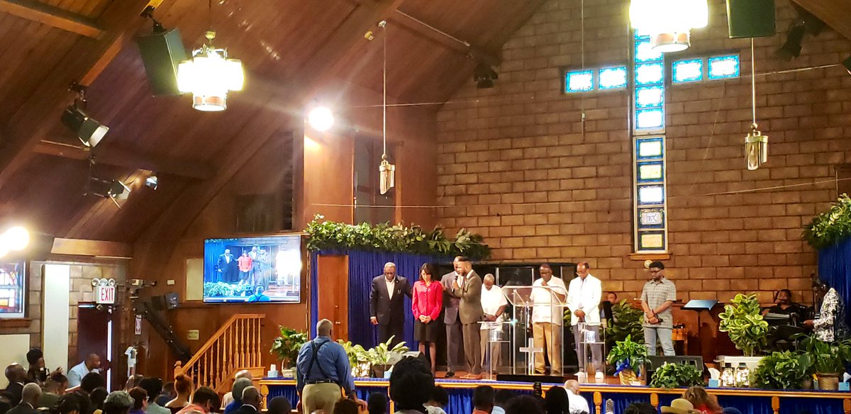 MinaMalikForDA's tweet photo. Thank you Bethel Gospel Tabernacle for your warm welcome and prayers 🙏🏽.
Derek and I are overwhelmed with gratitude at the outpouring of support from faith based communities. This partnership is critical to public safety. #MinaMalikforDA #QueensDA #VoteJune25 https://t.co/1bnd681OF6