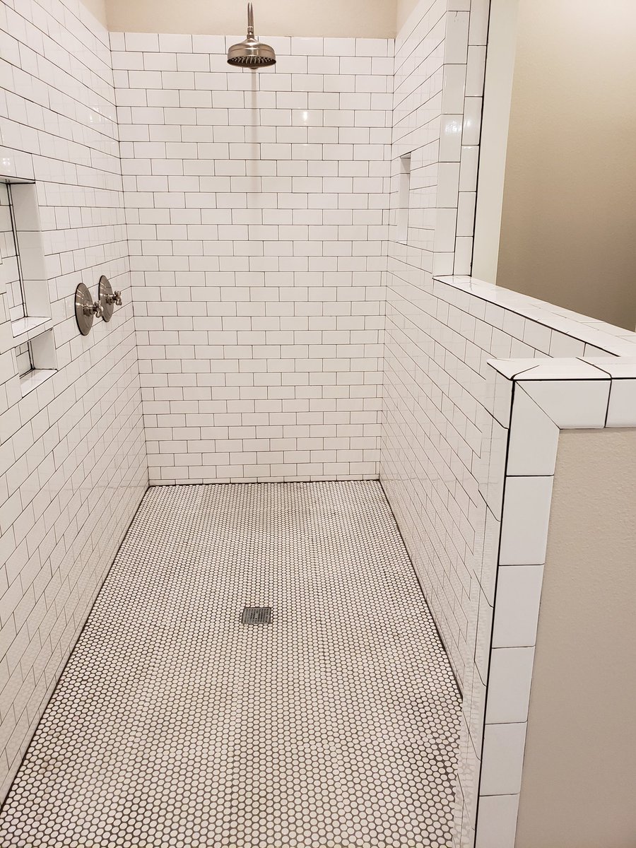 desireeosano's tweet photo. A glimpse of what i want my bathroom to look like. #paradeofhomeswichitafalls2019 https://t.co/PkrK7Z28mW