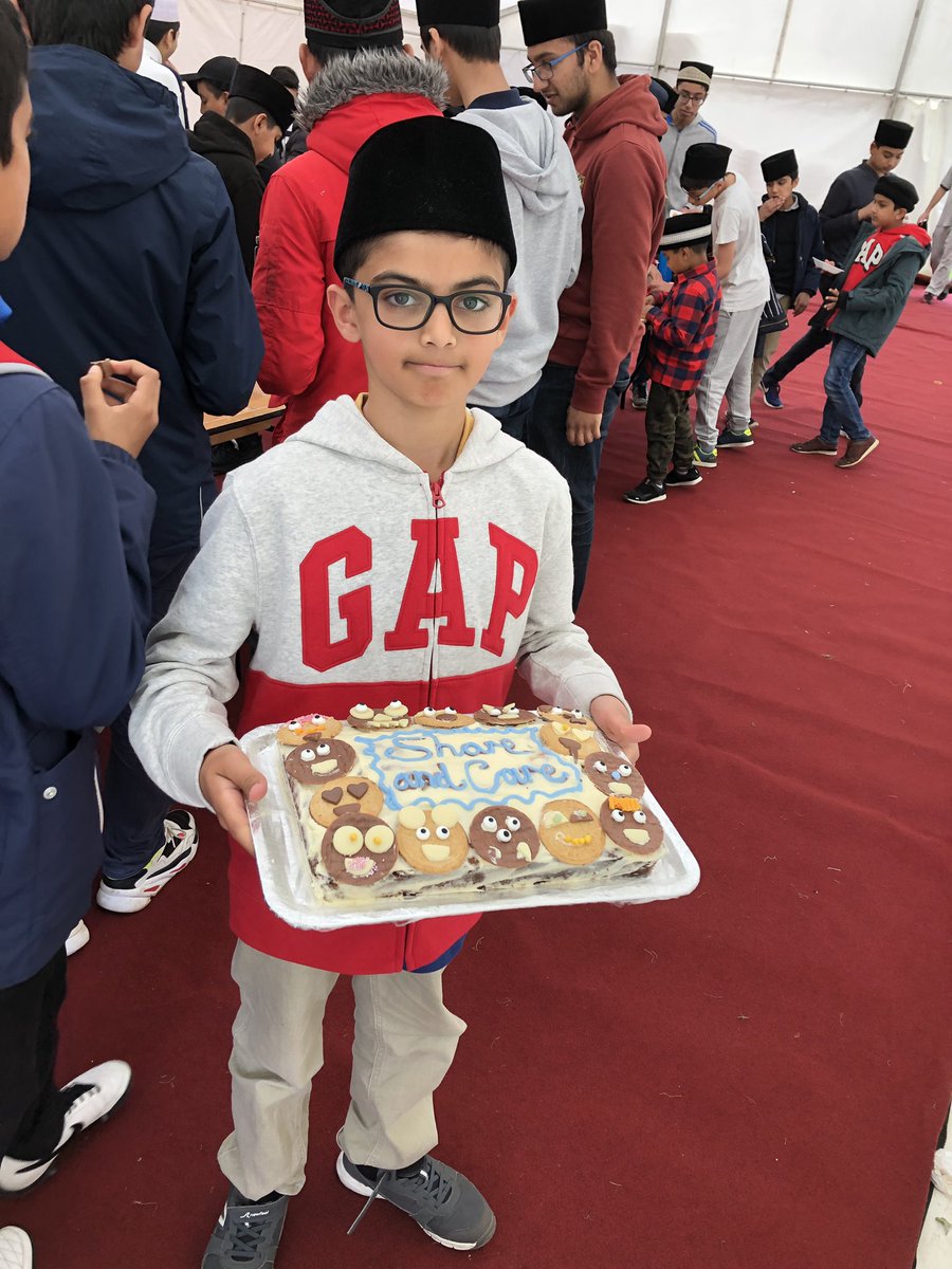 AtfalExplorers's tweet photo. Alhamdulillah more than 57 Atfal from Muqami Region attended the Regional class along with Atfal Share &amp; Care at Islamabad where atfal shared their food with other Atfal Brothers and also learnt about the brotherhood. #MAAUK #MKAUK #Islamabad #Brotherhood #unity https://t.co/1JyBPTPh8U
