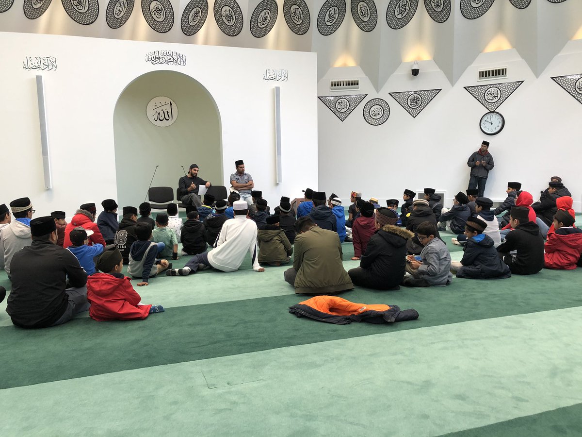 AtfalExplorers's tweet photo. Alhamdulillah more than 57 Atfal from Muqami Region attended the Regional class along with Atfal Share &amp; Care at Islamabad where atfal shared their food with other Atfal Brothers and also learnt about the brotherhood. #MAAUK #MKAUK #Islamabad #Brotherhood #unity https://t.co/1JyBPTPh8U