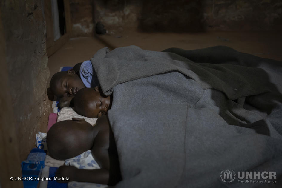 Refugees's tweet photo. ✔️One of the poorest countries.
✔️One of the poorest regions.
✔️Refugees welcome.

The people of the DRC have very little.
But they're sharing it with those who have less.

These are just a few of the 500,000+ refugees who've found safety here. https://t.co/HqDc2Krnlz