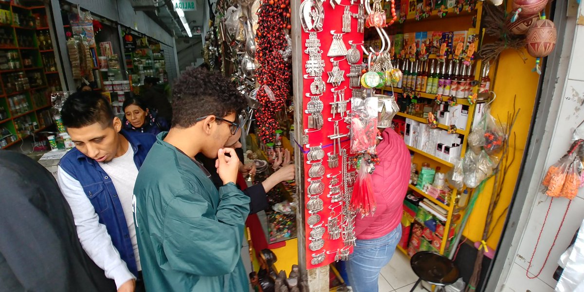 gordon_white's tweet image. Mercado de Brujas, Lima.