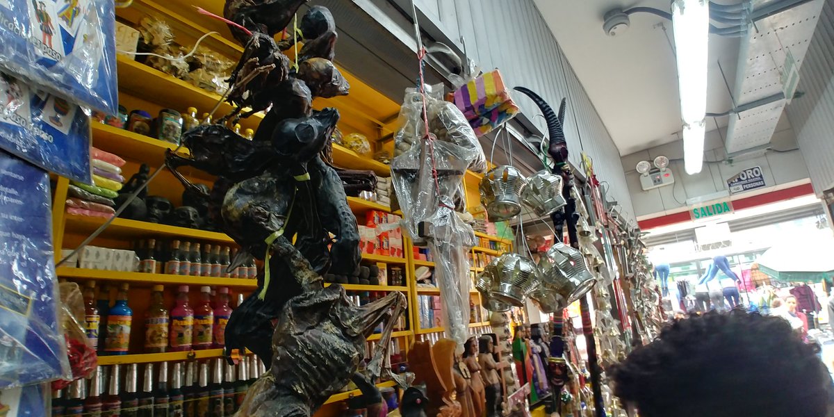 gordon_white's tweet image. Mercado de Brujas, Lima.