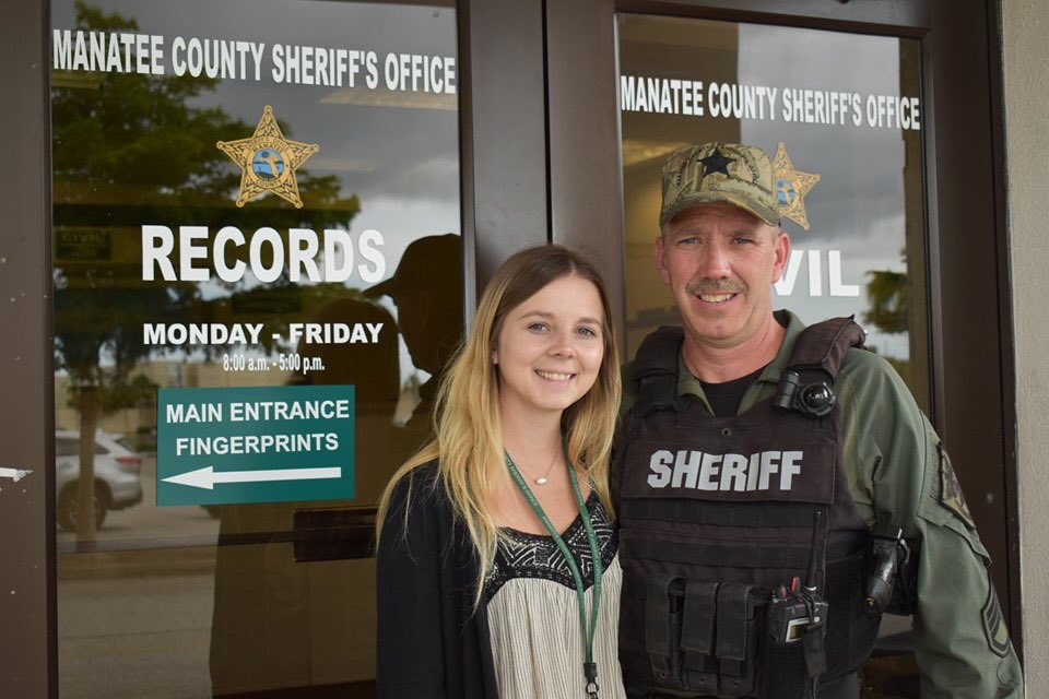ManateeSheriff's tweet photo. Happy Fathers Day! We are lucky to have several children following in their dad's footsteps here at MCSO! We hope all of our dads have a wonderful day! #MCSOFamily #FathersDay2019 https://t.co/W0VHNvGshS