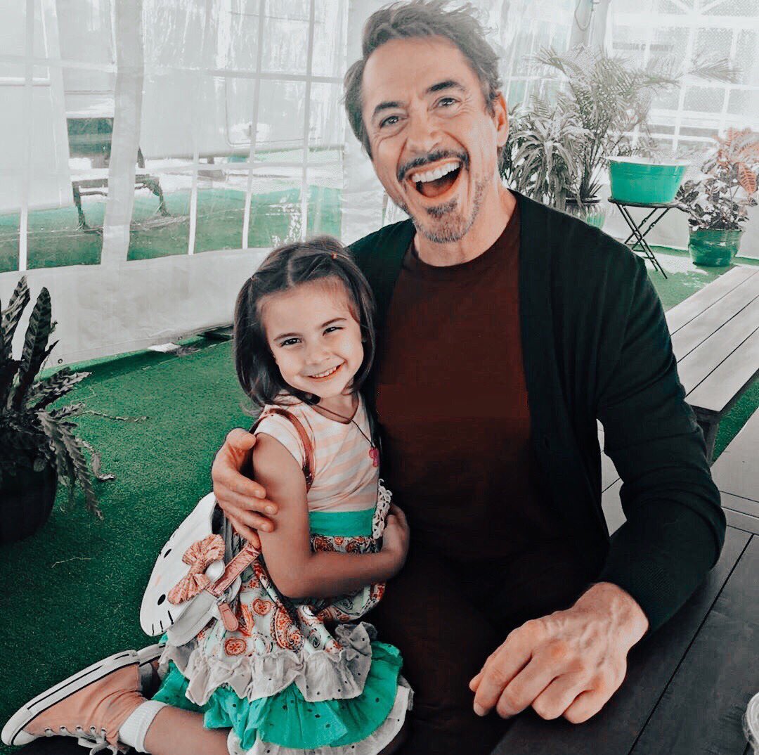 @𝐩𝐞𝐩𝐩𝐞𝐫𝐩𝐨𝐭𝐭𝐬 𝐣𝐮𝐬𝐭 𝐬𝐡𝐚𝐫𝐞𝐝 𝐚 𝐩𝐨𝐬𝐭. 

❛Happy Father’s Day! My heart is so full today. Enjoy your day, everyone. ❤️

𝐓𝐀𝐆𝐆𝐄𝐃: @𝐭𝐨𝐧𝐲𝐬𝐭𝐚𝐫𝐤.❜