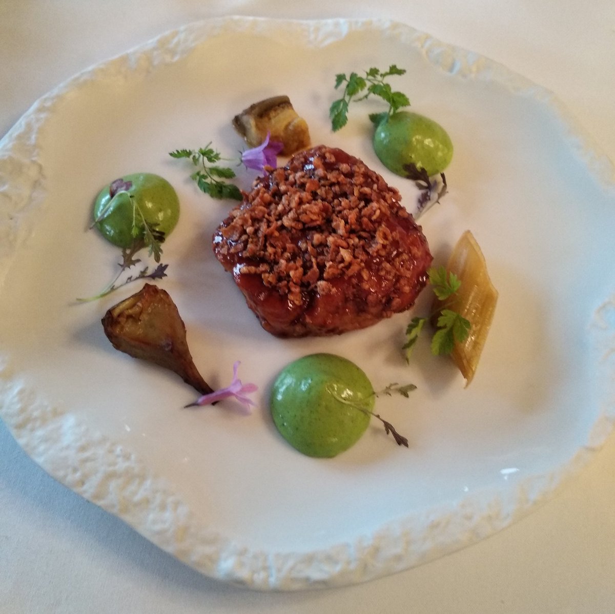laure77's tweet photo. Les ris de veau caramélisé à la braise comme à Donostia. 
#FêteDesPères #CuisineBasque https://t.co/ncc5EMhJ6E
