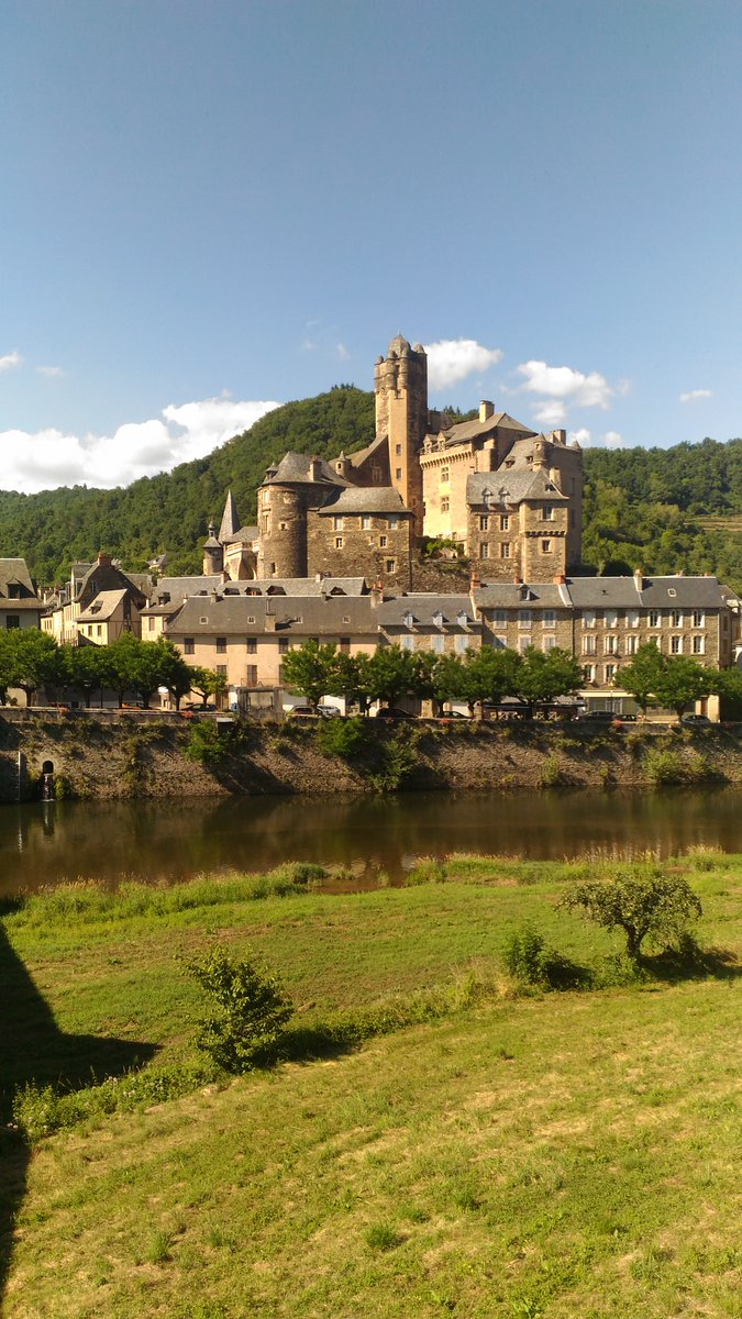 CampAuNidVert's tweet photo. 2nd stop … Estaings ! Ranked one of the beautiful villages in France and located on the Route of Santiago de Compostella, it’s an unmissable stop in #Aveyron !
#Camping #nature @CampAuNidVert
#projectweekHH @professormerlot @Tous_en_Aveyron https://t.co/nOFPvFZqlV