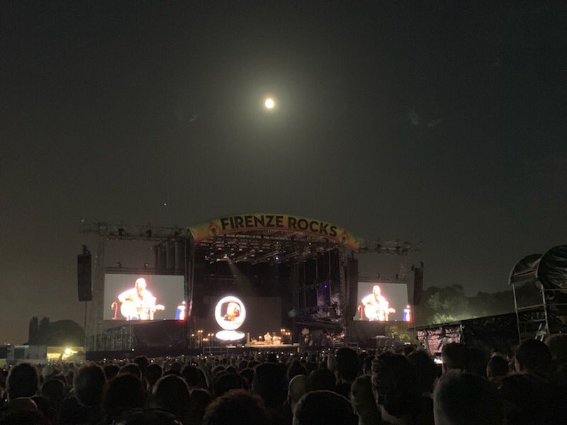 Beautiful night at <a href="/FirenzeRocks/">Opel Firenze Rocks</a> with #EddieVedder - and lots of <a href="/PearlJam/">Pearl Jam</a> covers...