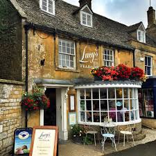 WishboneCottage's tweet photo. Lucy's is one of the most popular tea spots in the Cotswolds   try it out when next in Stow #cotswolds #thecotswolds #cotswoldslife #cotswoldswedding #cotswoldstyle #cotswoldsbloggers #cotswoldsuk #cotswoldsunitedkingdom #cotswoldsway #cotswoldsfinest #cottage #cottagelife #cotta https://t.co/VkX5Oea80o