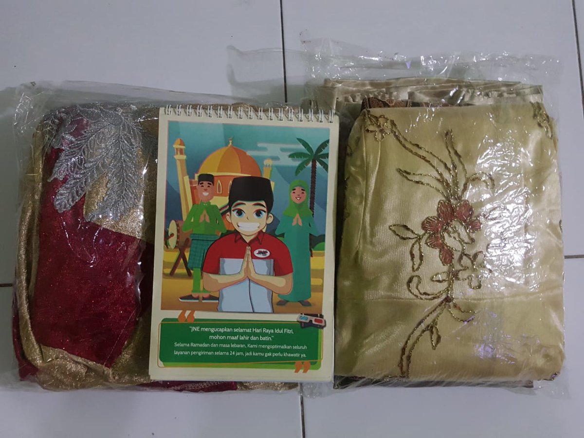 Ini adalah kado untuk mama tercinta yang aku kirim di <a href="/jne_id/">JNE Express</a>

Mohon maaf lahir batin untuk mamaku tersayang, maaf yaa aku belum bisa pulang 😣
.
.
#jne #connectinghappiness #jnehariraya