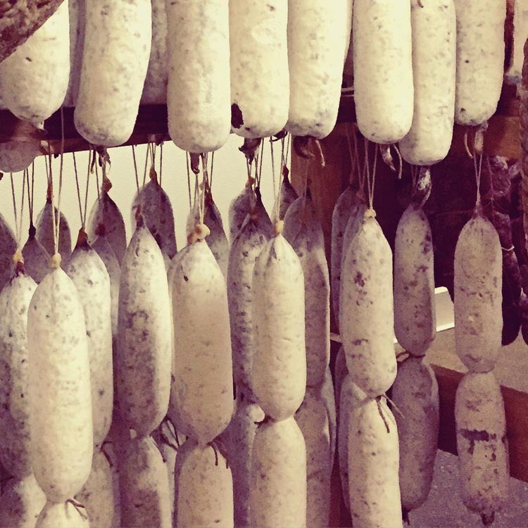 SmokingGoose's tweet photo. give Dad a delicious adventure: #MeatSchool salumi + sausage + whole hog classes with easy online registration including a card you can print and give at https://t.co/CoTo1PSUKa https://t.co/30XecgWQHC