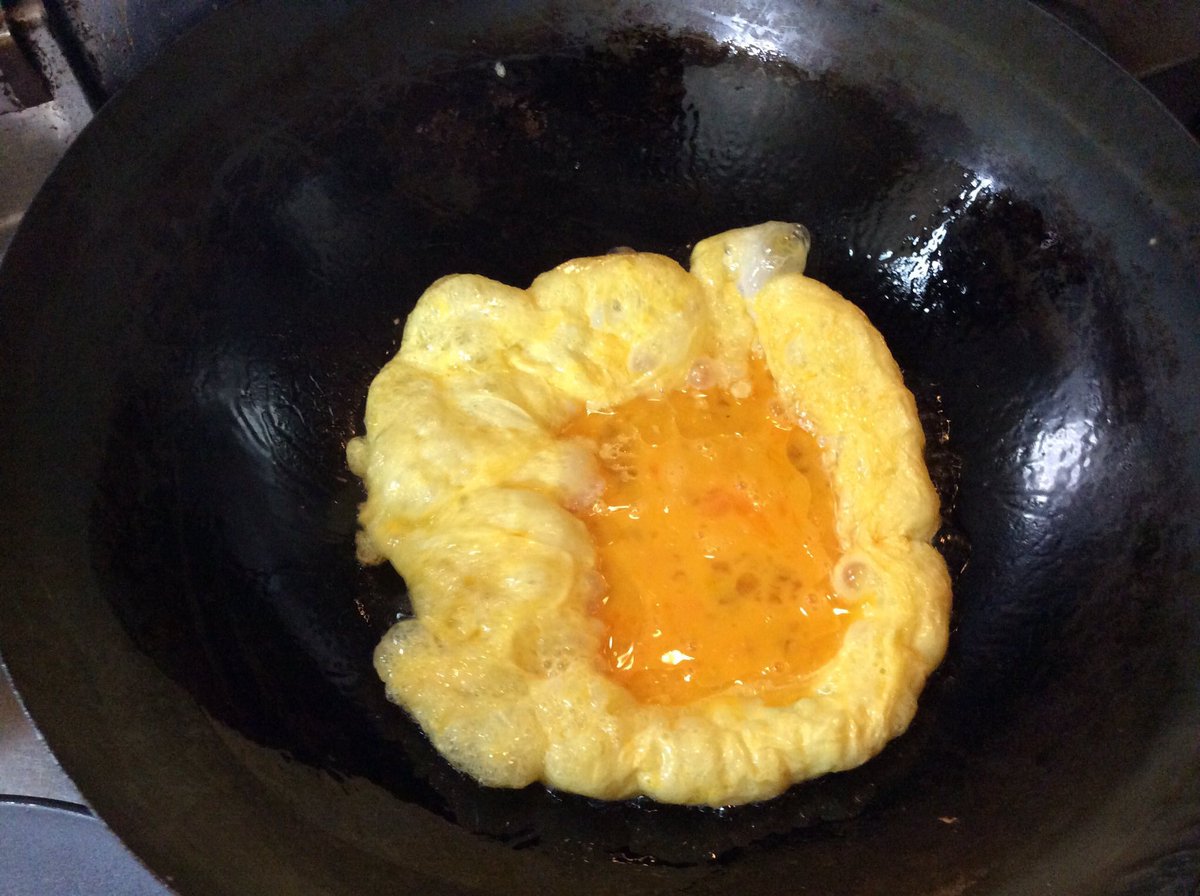 学生さん 卵を 卵3個をな 略 パラパラ炒飯をいつでも食えるぐらいになりなよ それが人間 丁度いいぐらいってヤツなんだ Togetter