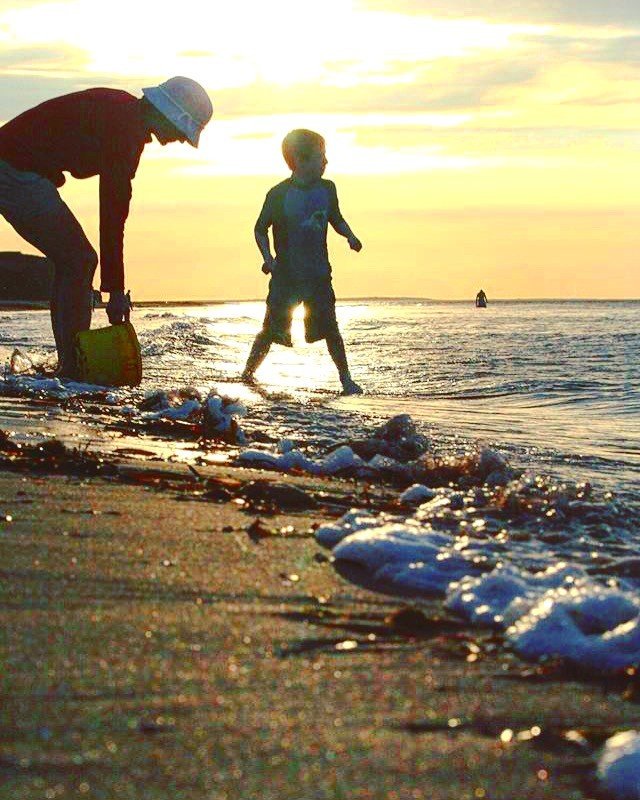 PEIFerries's tweet photo. "The heart of a father is the masterpiece of nature" - Antoine-François Prévost. Happy Father's Day to all of the dads out there! #NFLFerries
📷: @TwinShores
https://t.co/TNnZGpxbQz https://t.co/3QIk6w7NgG