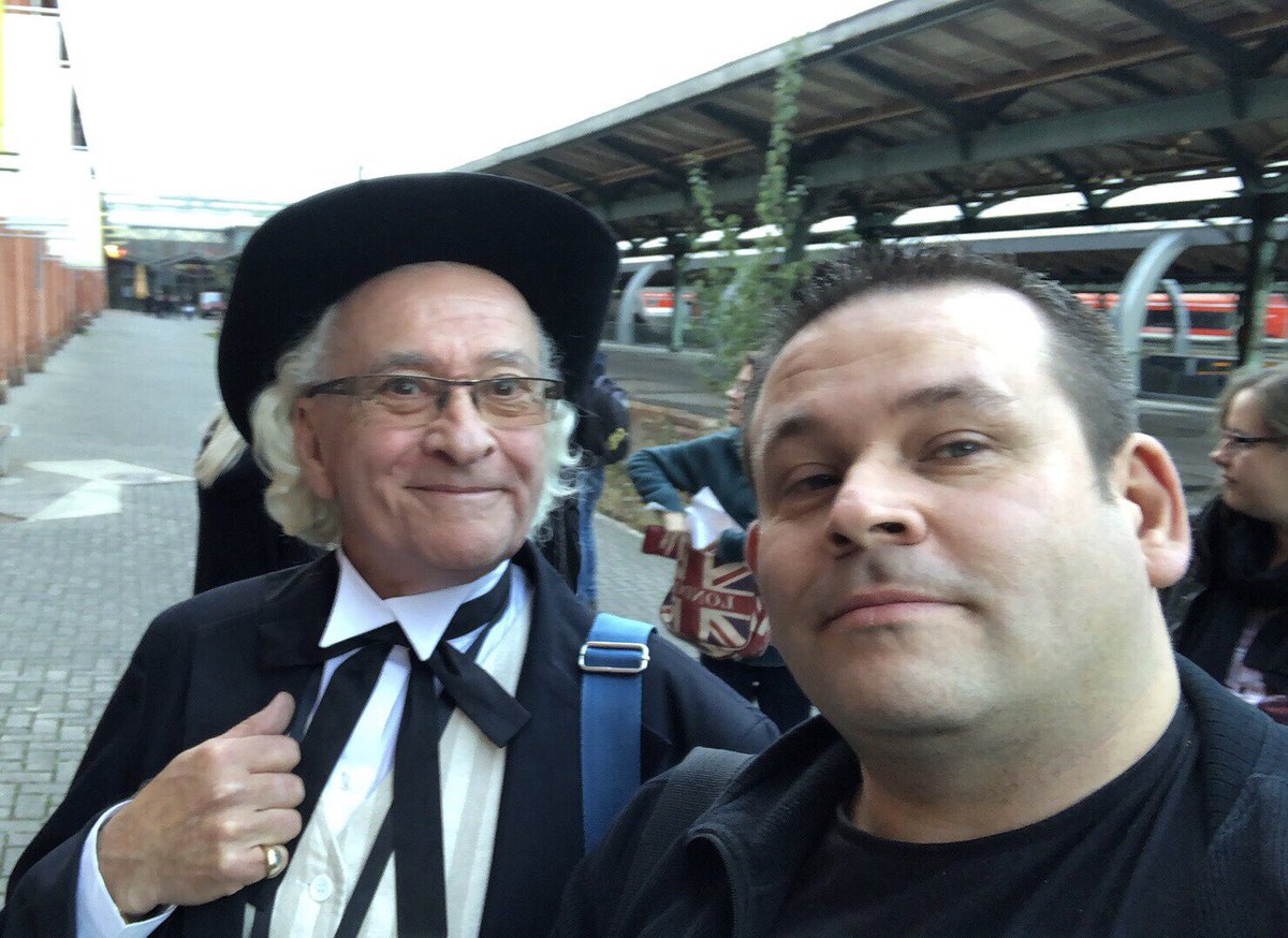 TheBeefhead's tweet photo. Things are all up in the air so very disorganised-but should really say Happy Fathers Day to the elder member of the clan #Beefdad - from your special(needs) child https://t.co/kawaop7Wqr