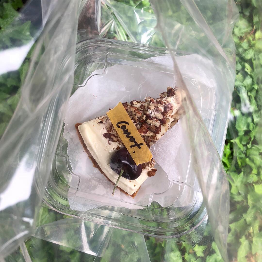 배고파 ペゴパ V Twitter 韓国 大邱にある 人気のおしゃれカフェ Ugly Shop ペゴパでもご紹介したことのある こちらのカフェは テイクアウトしてもとっても可愛い 今の季節 室内もいいけど 外で食べるのもおすすめ ペゴパ 韓国情報 韓国料理